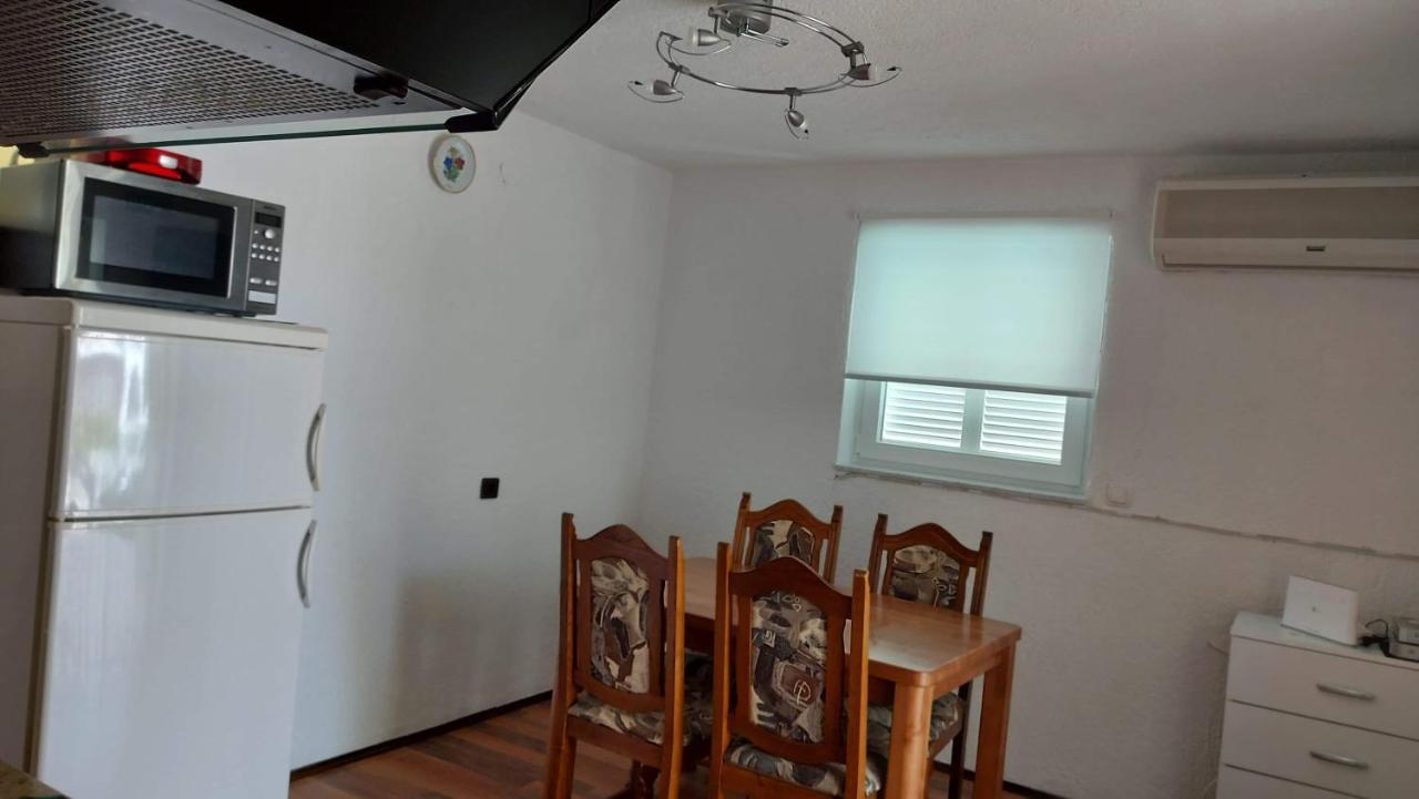 Apartman Zahira Karlobag Exteriér fotografie