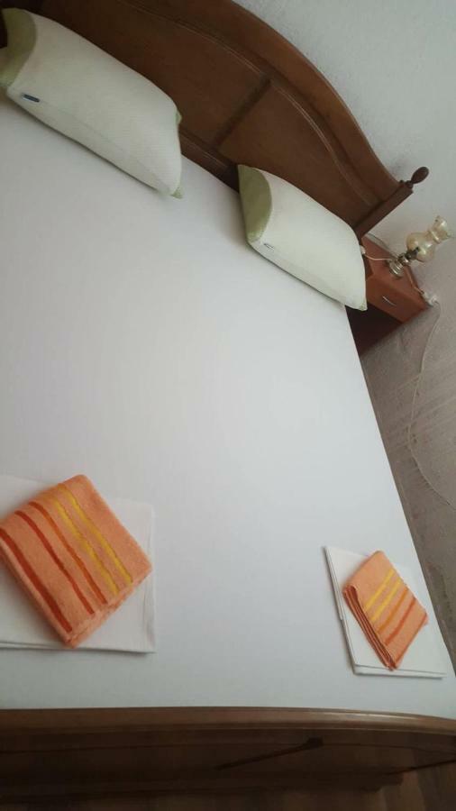 Apartman Zahira Karlobag Exteriér fotografie