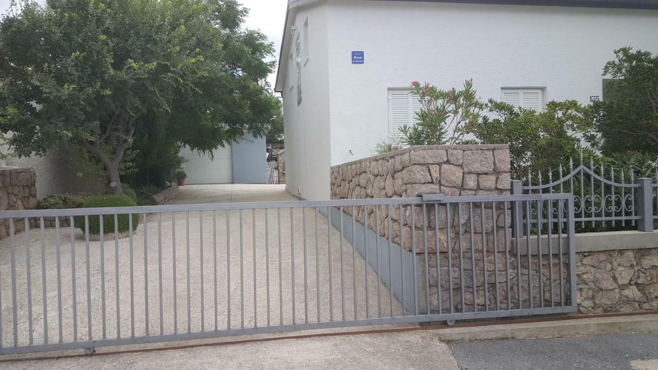 Apartman Zahira Karlobag Exteriér fotografie